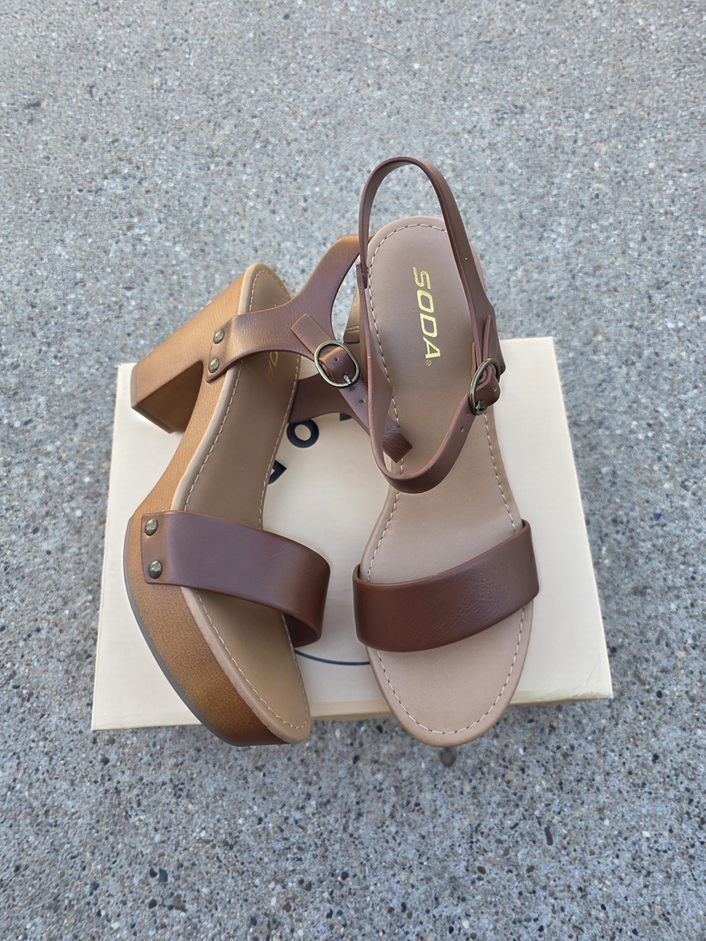 SODA Women's Brown Block Heel Sandals Size 10 - Picture 5 of 13